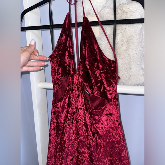 FOREVER 21 Red velvet maxi dress - Picture 2 of 8